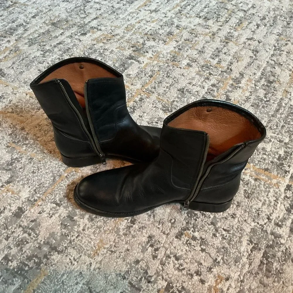 FRYE MELISSA SHORT BUTTON BOOT! EUC! SIZE 8.5